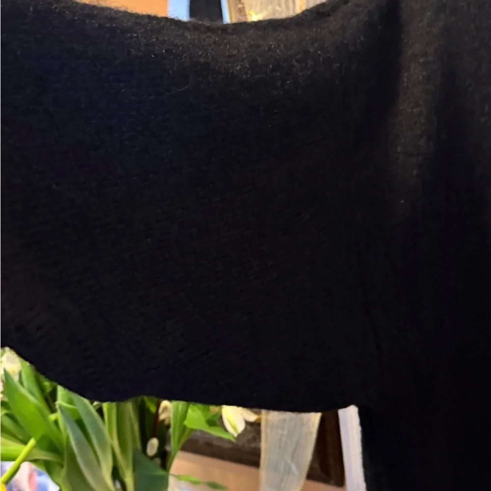 GAP Women's Charcoal Crew Neck Sweater - Picture 4 of 8